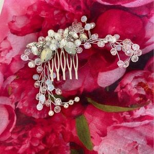 Vintage jeweled hair comb -perfect for bridal, holiday, derby or tea